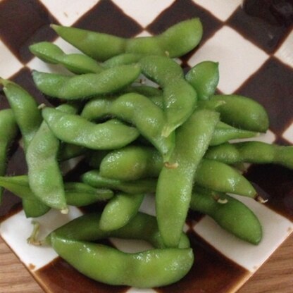 いただきものの枝豆です(^o^)/
美味しく茹で上がりました♡
ご馳走様でした！